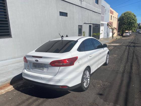 FORD FOCUS 2.0 SE FASTBACK 16V FLEX 4P POWERSHIFT